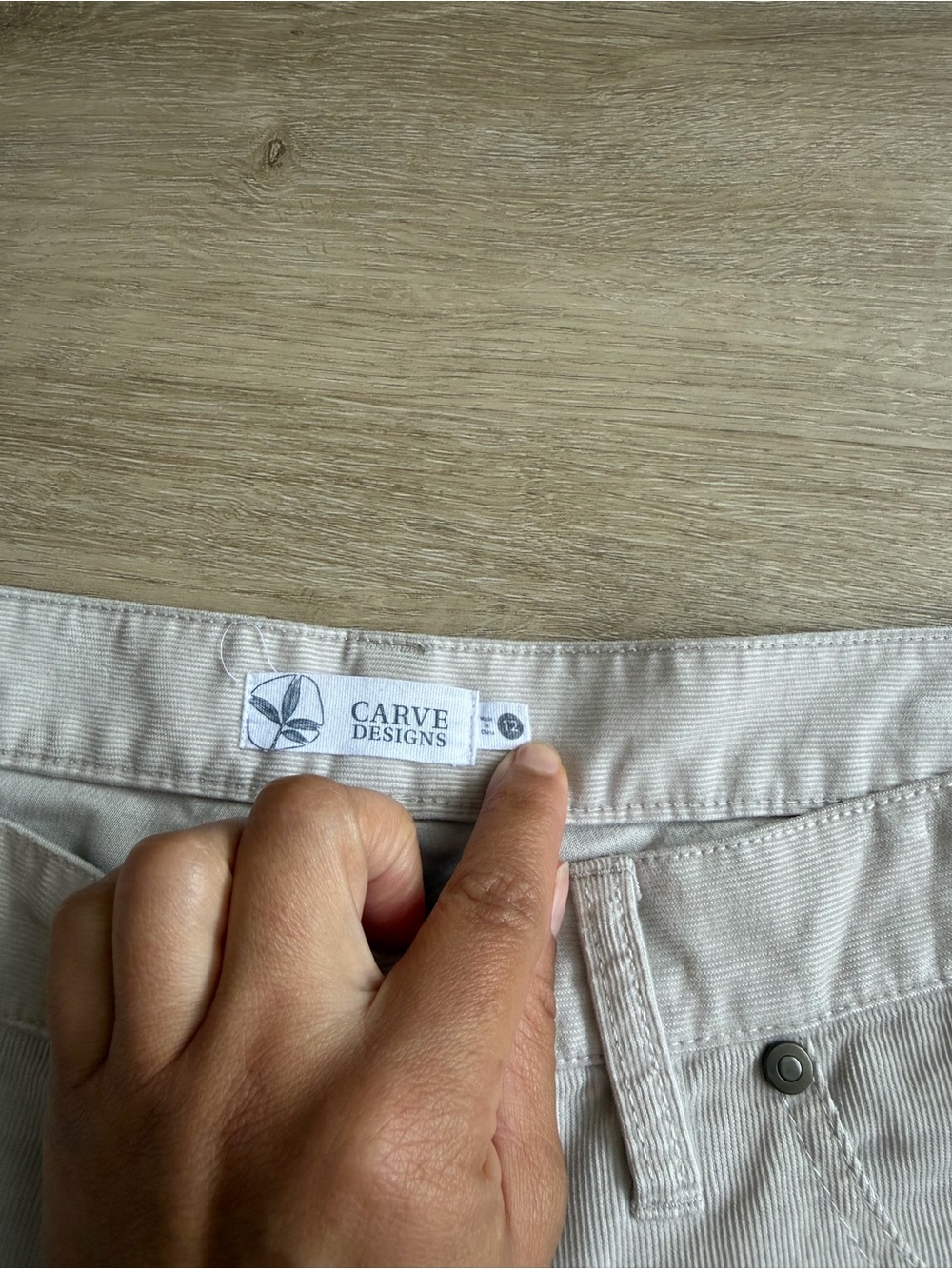 CARVE DESIGNS oahu 10" shorts Sz 12 Tan Cream Organic Cotton - Picture 3 of 7